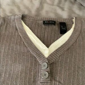 Women’s light weight sweater